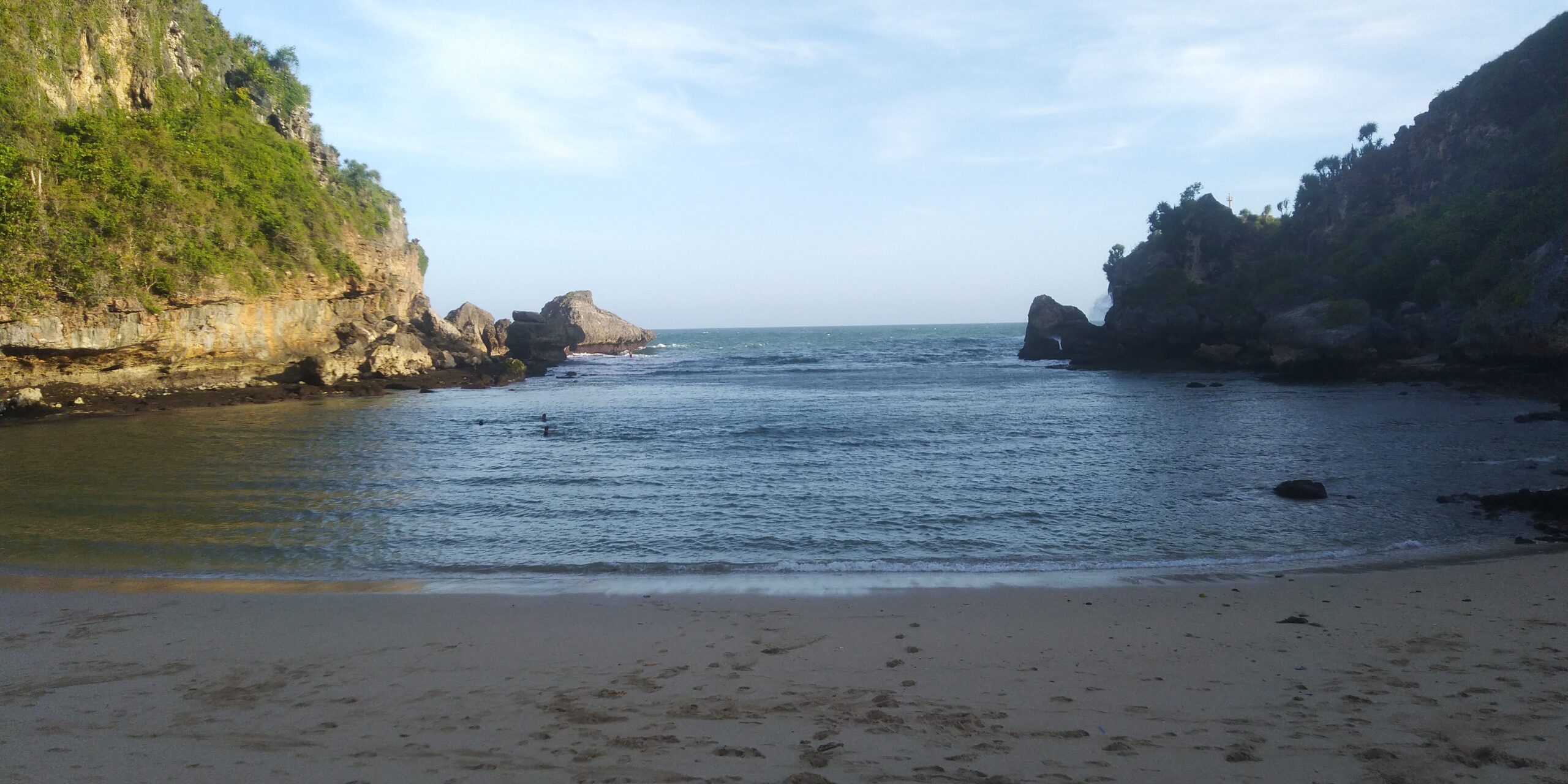 pantai ngrenehan sewa mobil jogja dunia traveling indonesia